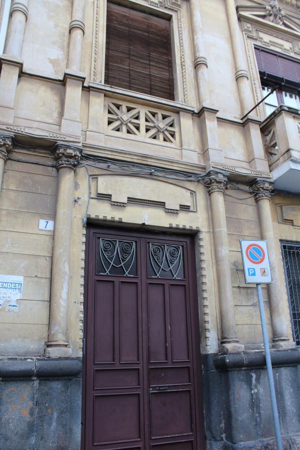 Dante Rooms Catánia Buitenkant foto